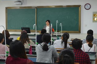 家校合作，陪伴成長(zhǎng)——瀏家港中學(xué)初一年級(jí)家長(zhǎng)會(huì)暨家庭教育現(xiàn)場(chǎng)咨詢會(huì)側(cè)記